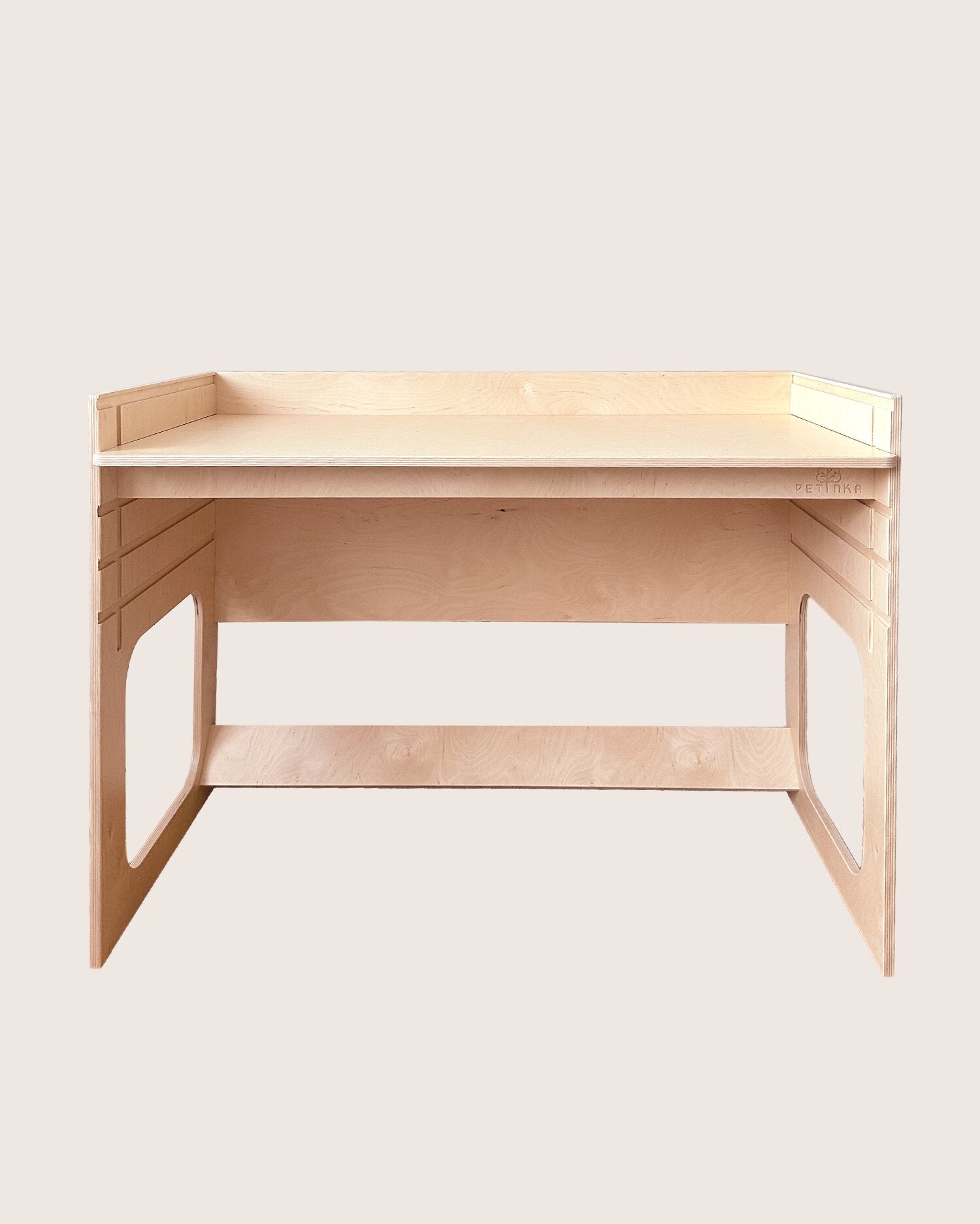 AGGIE growing desk for school kids in birch plywood – front view