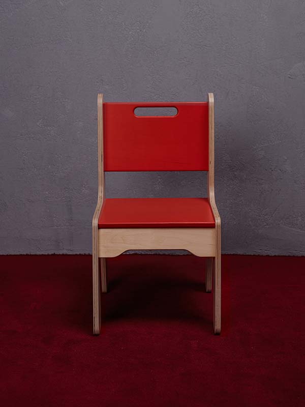 Dětská dřevěná židle PETINKA červená barva